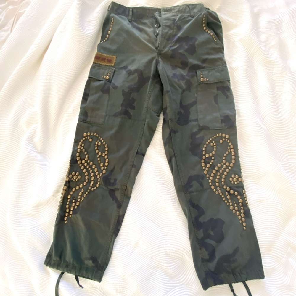 The Great China Wall pants. Amazing detail.